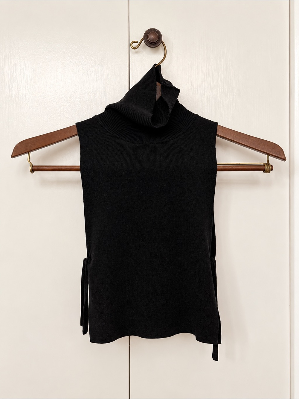 Sleeveless Black Turtleneck Knit Crop Top